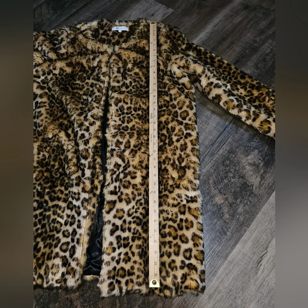 Fever, Women' Size Large, Leophard Print Faux Fur Coat - Picture 8 of 12